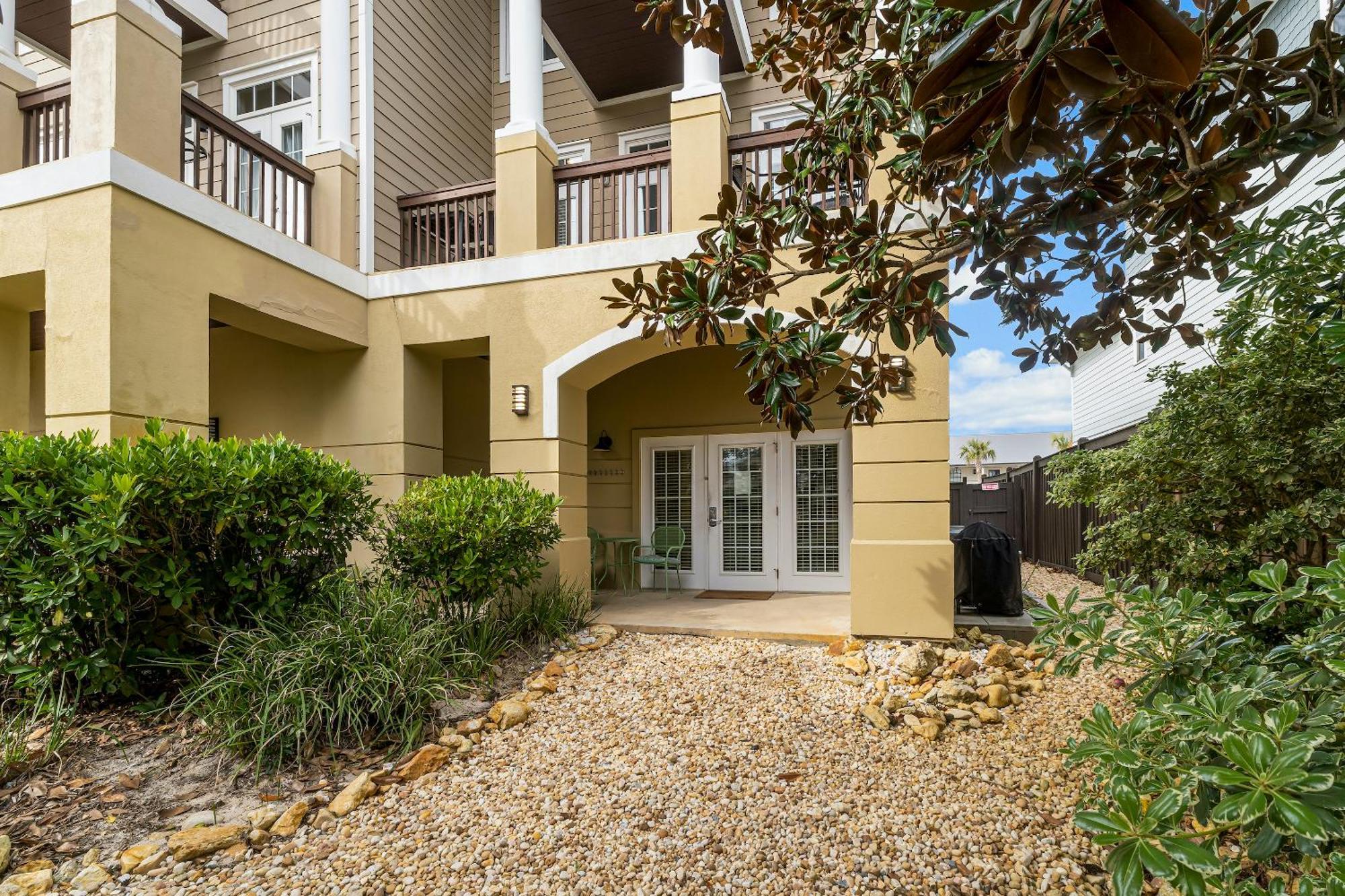 Please House By Panhandle Getaways